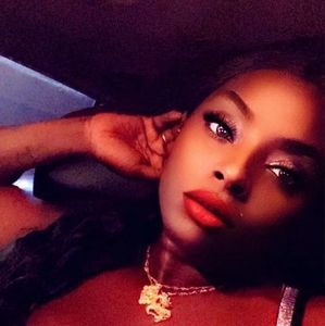 Meet your Posher, Sylviane